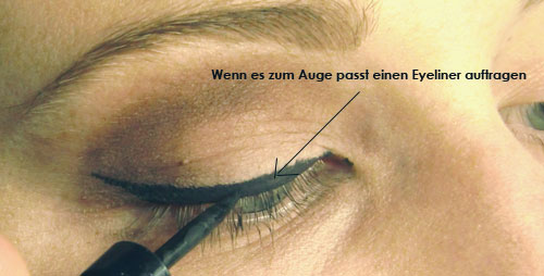 Eyeliner flüssig auftragen, wenn es zum Auge passt