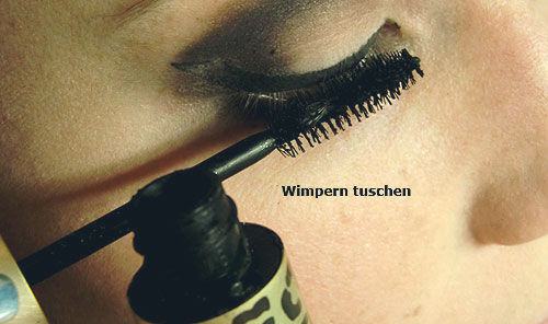 Wimpern tuschen